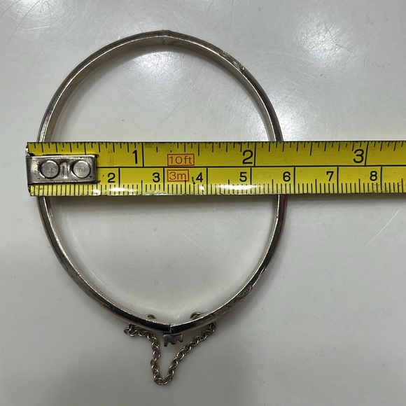 Vintage 925 STERLING SILVER bangle BRACELET w/  flower detailing. So pretty!!! - Picture 9 of 9